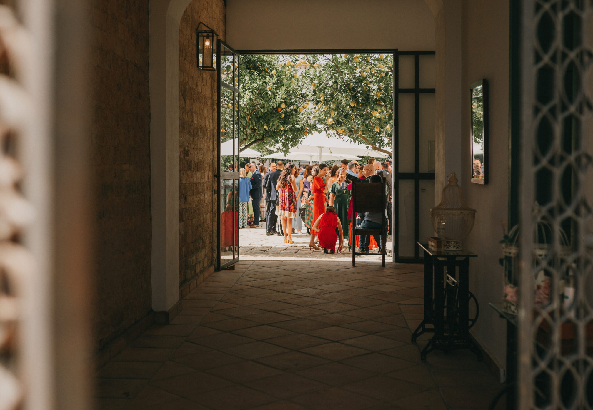 La Hacienda Villanueva del Pítamo celebrando una boda al aire libre en Sevilla